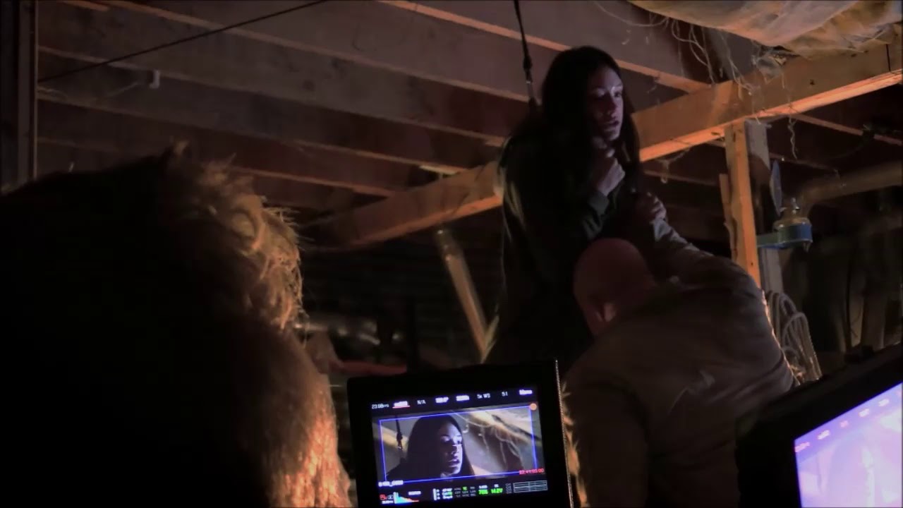 Miniature de la vidéo Découvrez les coulisses effrayantes du film "Ghostland" du film L'image Fantôme - Sur le tournage de Ghostland