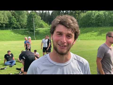 Tim Schneider, Angreifer SG Haag, nach dem geschafften Aufstieg in die A-Klasse Mosel