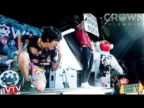 Crown The Empire - "Hologram" LIVE! @ Warped Tour 2016