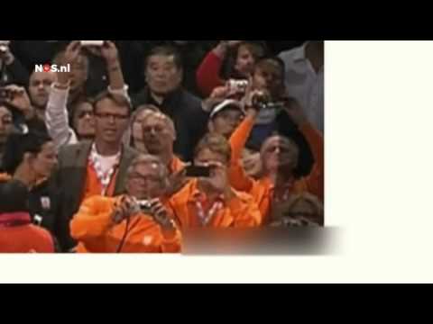 Angry Bosch 'hits' bottlethrower - 100m Sprint - London 2012 Olympics