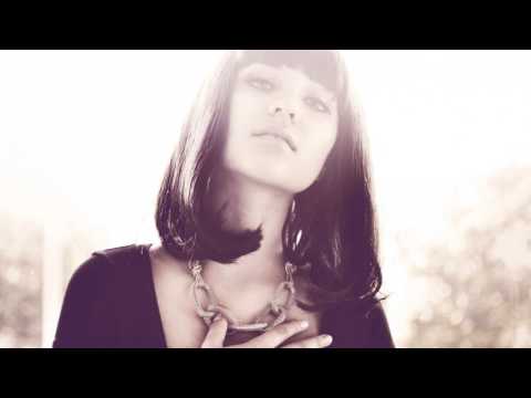 Vindata & Skrillex - Favor (feat. Nstasia)