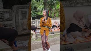 Download lagu senyumnya mana kakak cantik karnafal grg #karnafal #jogetkarnafal #dj #remix #musik mp3 Download lagu senyumnya mana kakak cantik karnafal grg #karnafal #jogetkarnafal #dj #remix #musik mp3