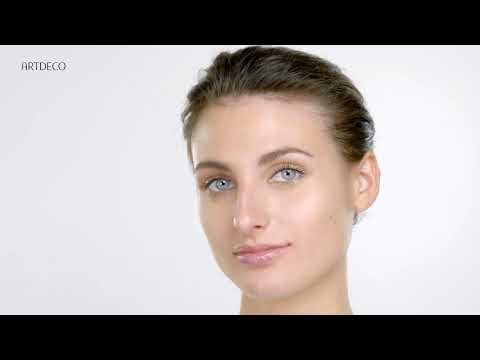 "Artdeco Lip Glossy Volumizer" Lūpas putlinantis blizgesys video