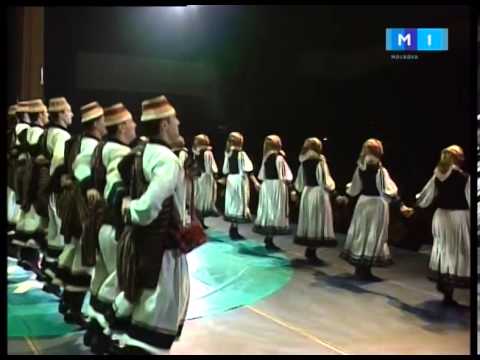 Ansamblul Fluieras condus de Fratii Stefanet   Purtata si Dansul din Oas