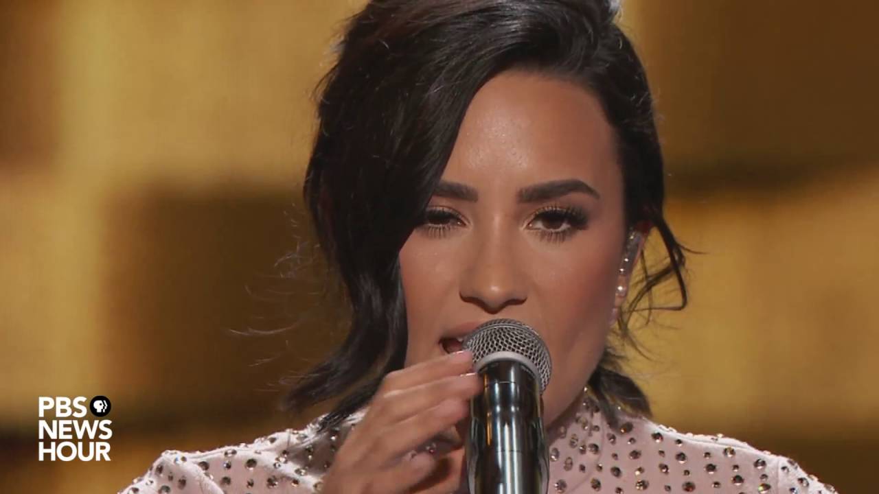 Watch Demi Lovato perform 'Confident' at the 2016 Democratic National Convention thumnail