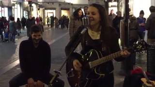 Bo Didley, You can't judge a book by the cover - Busking in the streets of Brussels, Belgium