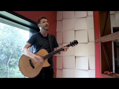 (Folk Rock) Gabriel Lynch - Scarlet || Easy Busy TV Sessions