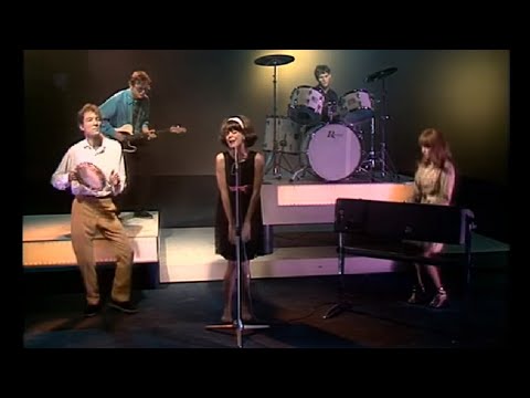 The B-52's - Give Me Back My Man (TopPop 6/01/80) Music Video
