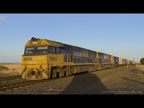 2MA5 Pacific National Intermodal Freight (18/2/2019) - PoathTV Australian Trains & Railways