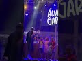 🎶 Álvaro García canta ‘Persona Vitamina’ junto a unos niños que ha subido al escenario