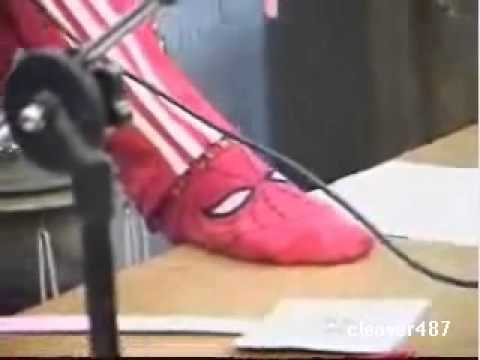 111222 Shishimtapa - Red Underwears? Spiderman Socks?