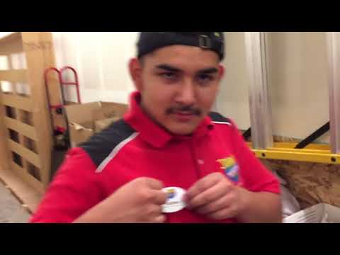 MY JOB IS DISGUSTING !!