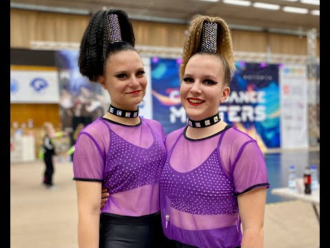 Adéla Brhelová a Nela Sedláková