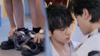 Download lagu Rogue CEO chases beauty, strips to tease, straight male cornered and utterly falls🔥 mp3 Download lagu Rogue CEO chases beauty, strips to tease, straight male cornered and utterly falls🔥 mp3