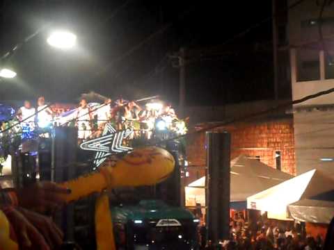 Parangolé e Claudinha Leitte (Encontro de Trios) Carnaval 2011