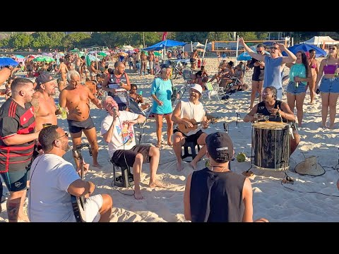 Pagode na Praia - Morango do Nordeste / Convite de Casamento / Doutora