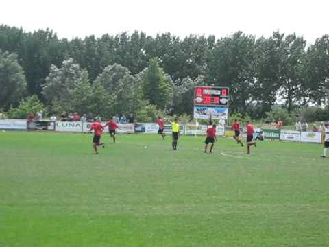 Michel de Rooij scoort voor Yerseke