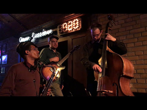 Vinicius Chagas - "Donna Lee" (Live at The Hat Bar in Berlin)