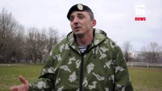 preview picture of video 'Керченские морпехи обыграли в футбол военных России'
