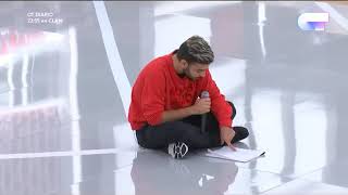 Agoney trata de memorizar la letra de &quot;Je suis venu te dire que je m&#39;en vais&quot;. 13-12-17
