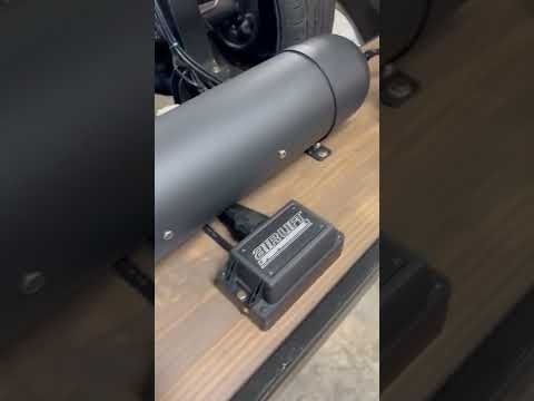 Airlift 3P Air Management installed on Black Dice! Give us a call at 480-999-1232 to get set up!