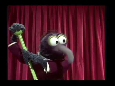 The Muppet Show - 303: Roy Clark - Gonzo’s Stunt: Pogo-stick (1978)