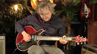 Video thumbnail for Burns Brian May guitar from 2005 presented by Vintage Guitar Oldenburg and Tobias Hoffmann by Vintage Guitar Oldenburg