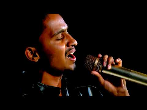 Yaaro kannalli kannanittu song  live performance....
