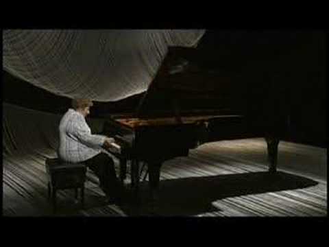 Svetla Protich plays Bach Prelude in B minor (Bach / Siloti)