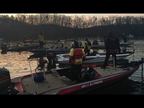 High School Bass Fishing Tournament On lake Lanier ( Practice Day 1 )