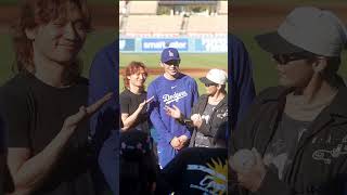 Legendary K-pop icons G-Dragon and Daesung of BIGBANG are in attendance for tonight’s Dodgers game!