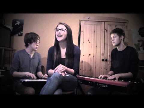 UP IN FLAMES - COLDPLAY (COVER) by Lacona & Janik