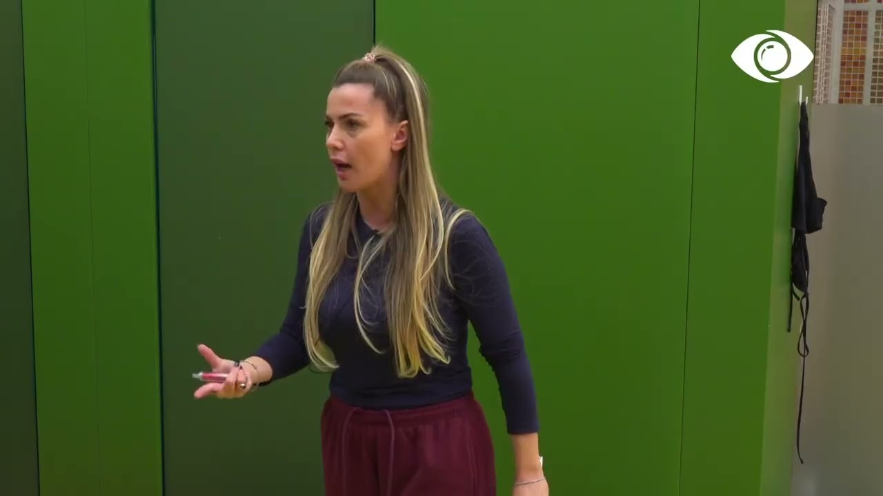 Pse nuk e le Kristin të heqë rripin?/ Luizi-Oltës: Nuk i'a bëj Kejsit atë punë!