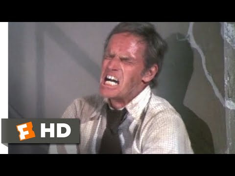 地震 (1974) - 一糸乱れぬシーン (5/10)｜Movieclips (Earthquake (1974) - Hanging on by a Thread Scene (5/10) | Movieclips)