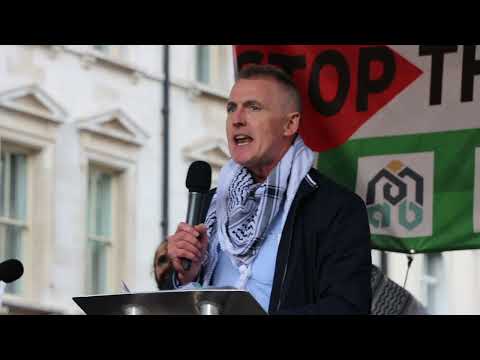 🇵🇸 Declan Kearney delivers a fantastic address to an enormous crowd at Palestine rally in London