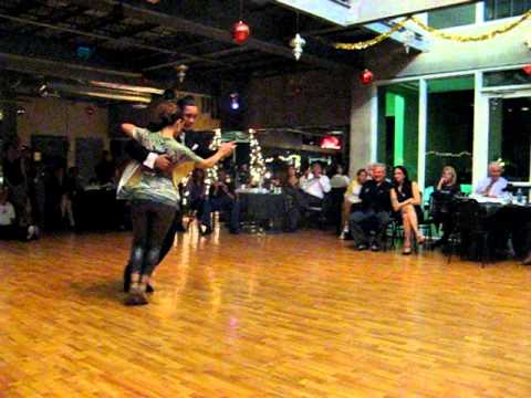 Milonga performance by Leonardo Barrionuevo and Miriam Larici, January 12, 2012