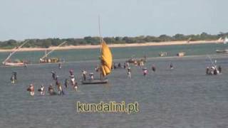 preview picture of video 'Maputo - Praia dos Pescadores, Peters e Miramar'