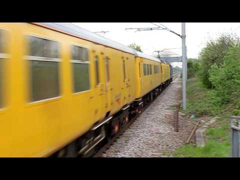 37610 + 37608 thrash through Enfield Lock with 1Q12 [HD]