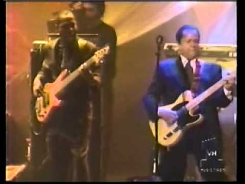 Robert Palmer - Bad Case of Loving You (Live in NYC - 1997)