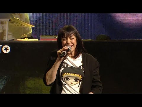 גלי עטרי מחרוזת שירים בחגיגות אירוויזיון