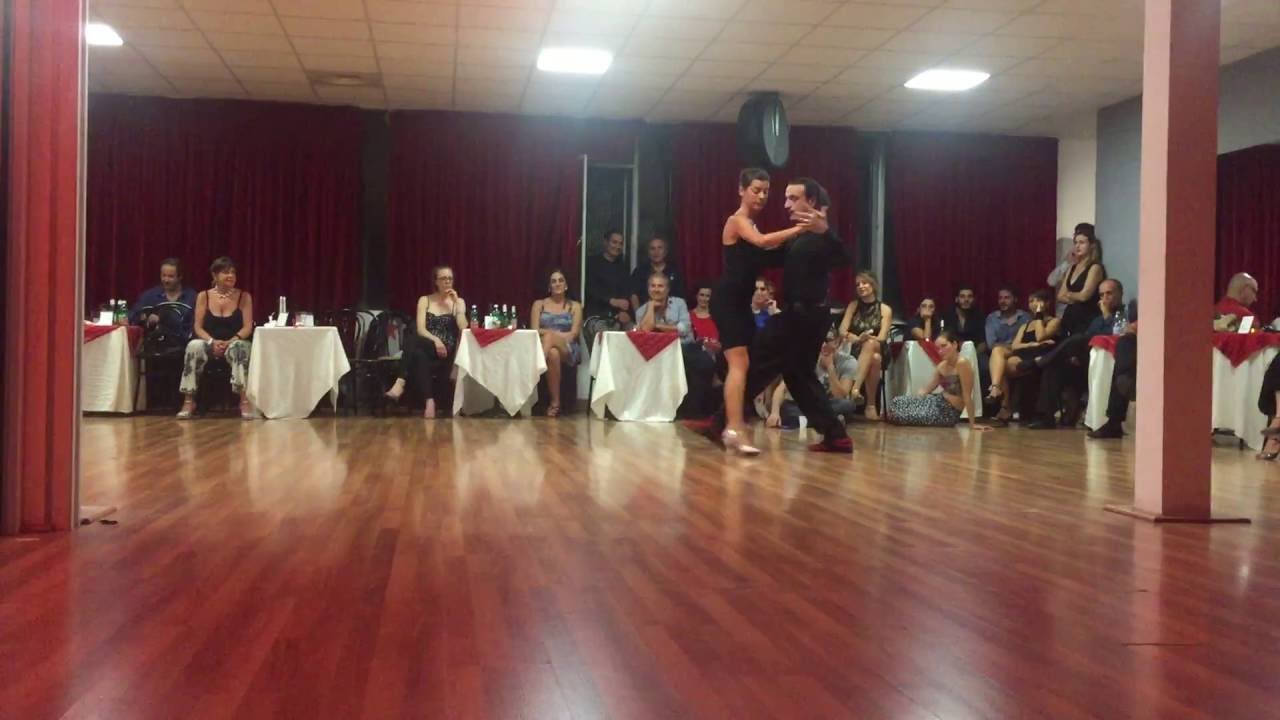 Peppe di Gennaro e Adelma Rago, Je so' pazz - Pino Daniele