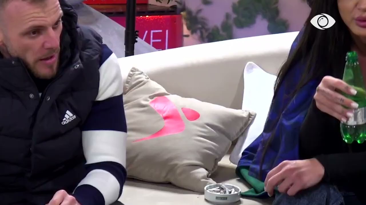 “Për mua çfarë mendon?”/ Amber pyet Olsin: E ke nisur
