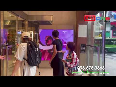 Takashimaya Saigon Centre | Ledone lắp đặt dự án màn hình LED P2 đồng bộ ThinkSTV Sảnh ra vào TTTM