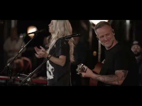 Worthy + God I Look To You "Jenn, Brian Johnson + Dante Bowe | Bethel Music GATHERING | Franklin, TN