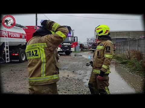 POŻAR HALI PRZEMYSŁOWEJ W PODWARSZAWSKIEJ MIEJSCOWOŚCI SŁUPNO