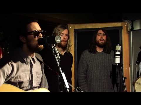 Elvis Perkins in Dearland - "Gypsy Davy" - Lake Fever Session