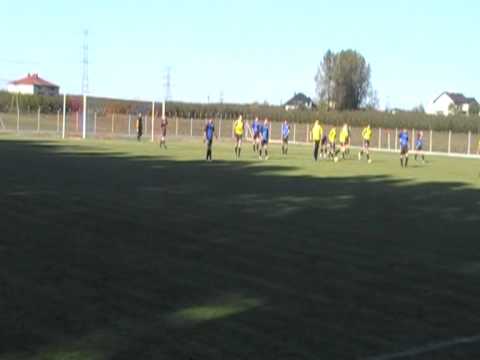 Błękitni Dmosin 2-1 UKS Lipiny (17.10.2010)