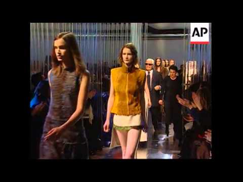 ITALY: MILAN: WOMEN'S FASHION WEEK (2)