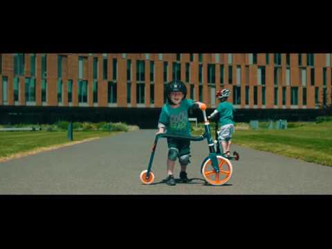 Видео обзор Беговел-самокат Highwaybaby сине-красный (до 3 лет/20 кг), Scoot and Ride