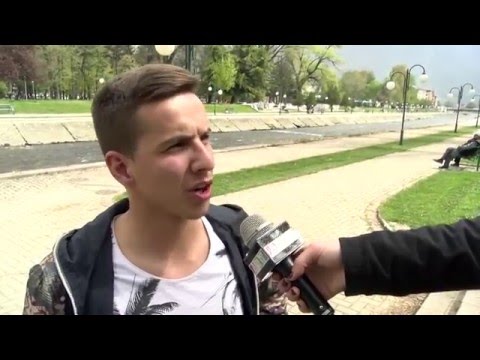 VITRINA - Dritëro Agolli Vox Pop-et